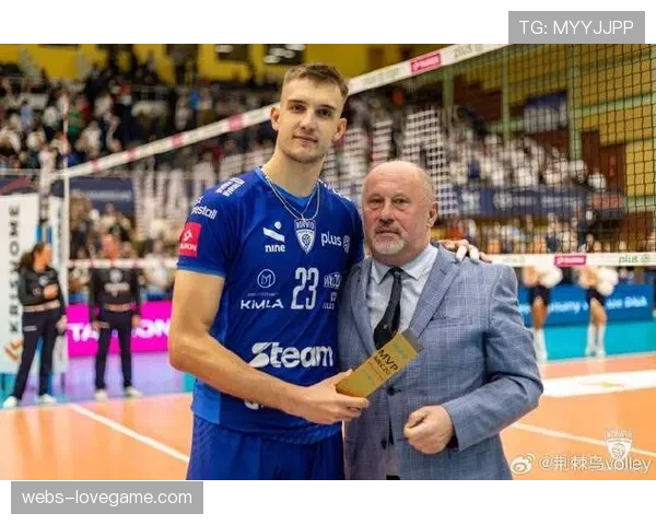 从0-2到3-2:深度复盘日本男排惊天逆转伊朗之战,主教练菲利普的换人调整成转折点 从0-2到3-2:深度复盘日本男排惊天逆转伊朗之战,主教练菲利普的换人调整成转折点